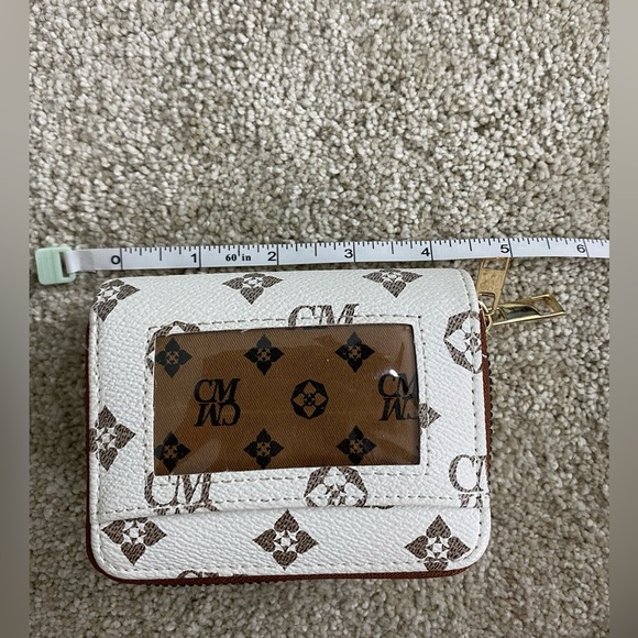 Woman’s Wallet 🤎 - Picture 9 of 10